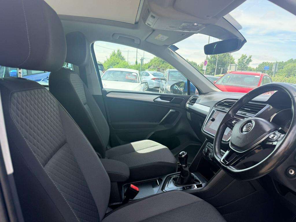 2017 VOLKSWAGEN TIGUAN 2017 VOLKSWAGEN TIGUAN