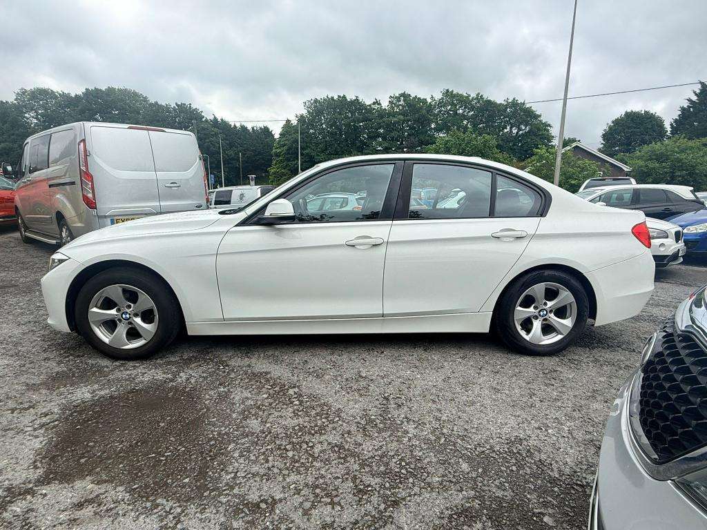 A 2013 BMW 3 SERIES 320d Efficientdynamics A 2013 BMW 3 SERIES 320d Efficientdynamics
