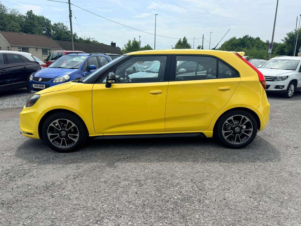 A 2014 MG 3 Mg3 Style+ Luxury Vti-tech A 2014 MG 3 Mg3 Style+ Luxury Vti-tech