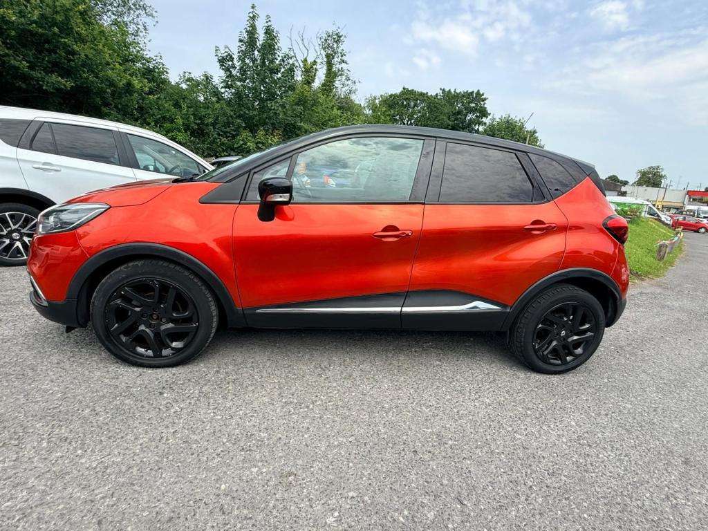 A 2015 RENAULT CAPTUR Signature Energy Tce S/s A 2015 RENAULT CAPTUR Signature Energy Tce S/s