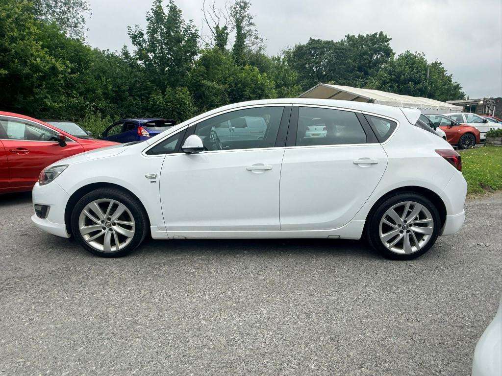 A 2014 VAUXHALL ASTRA Sri A 2014 VAUXHALL ASTRA Sri