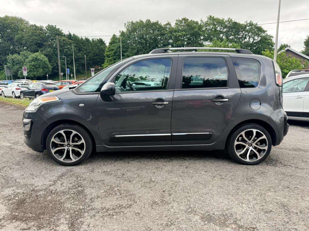 A 2017 CITROEN C3 PICASSO Platinum Puretech A 2017 CITROEN C3 PICASSO Platinum Puretech