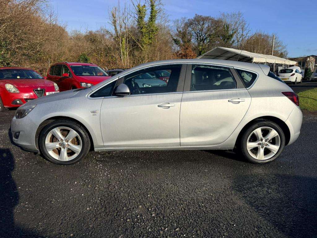 A 2011 VAUXHALL ASTRA Sri Auto A 2011 VAUXHALL ASTRA Sri Auto