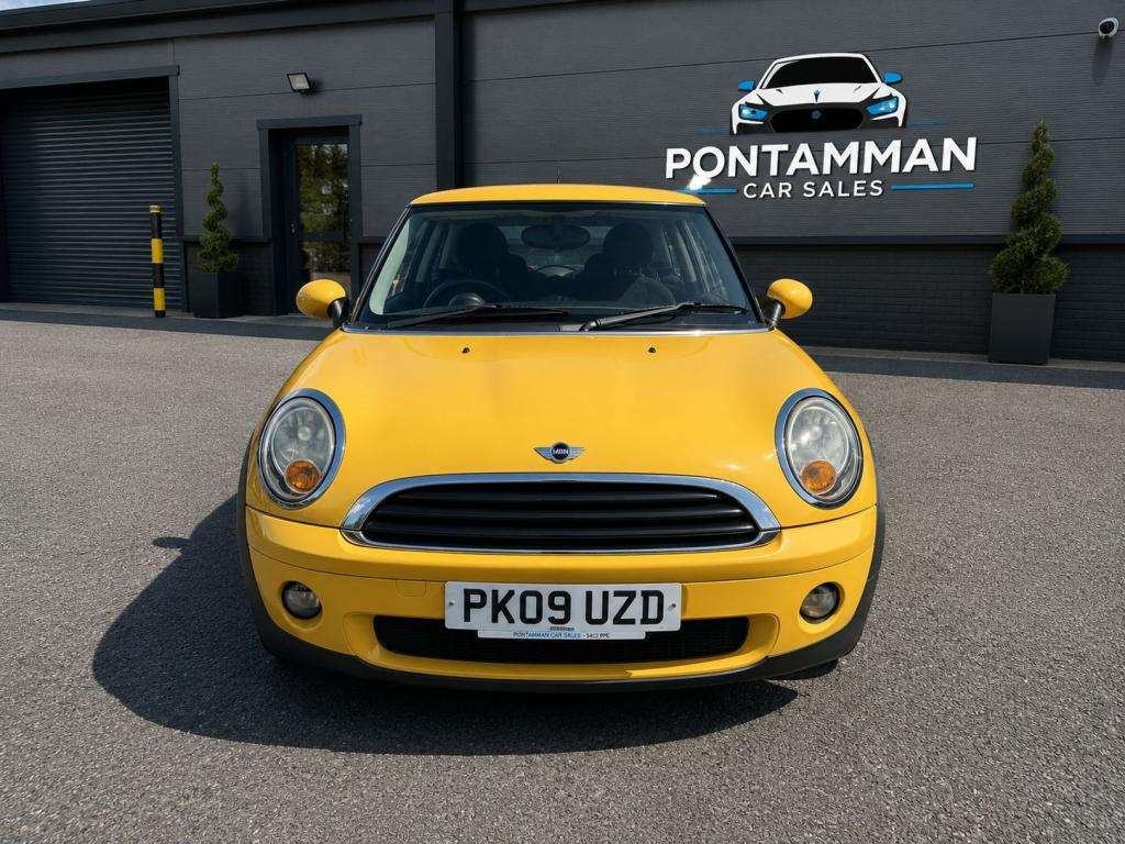 A 2009 MINI HATCH One Auto A 2009 MINI HATCH One Auto