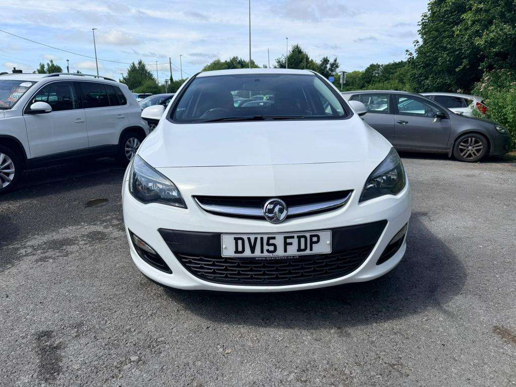 A 2015 VAUXHALL ASTRA Design A 2015 VAUXHALL ASTRA Design