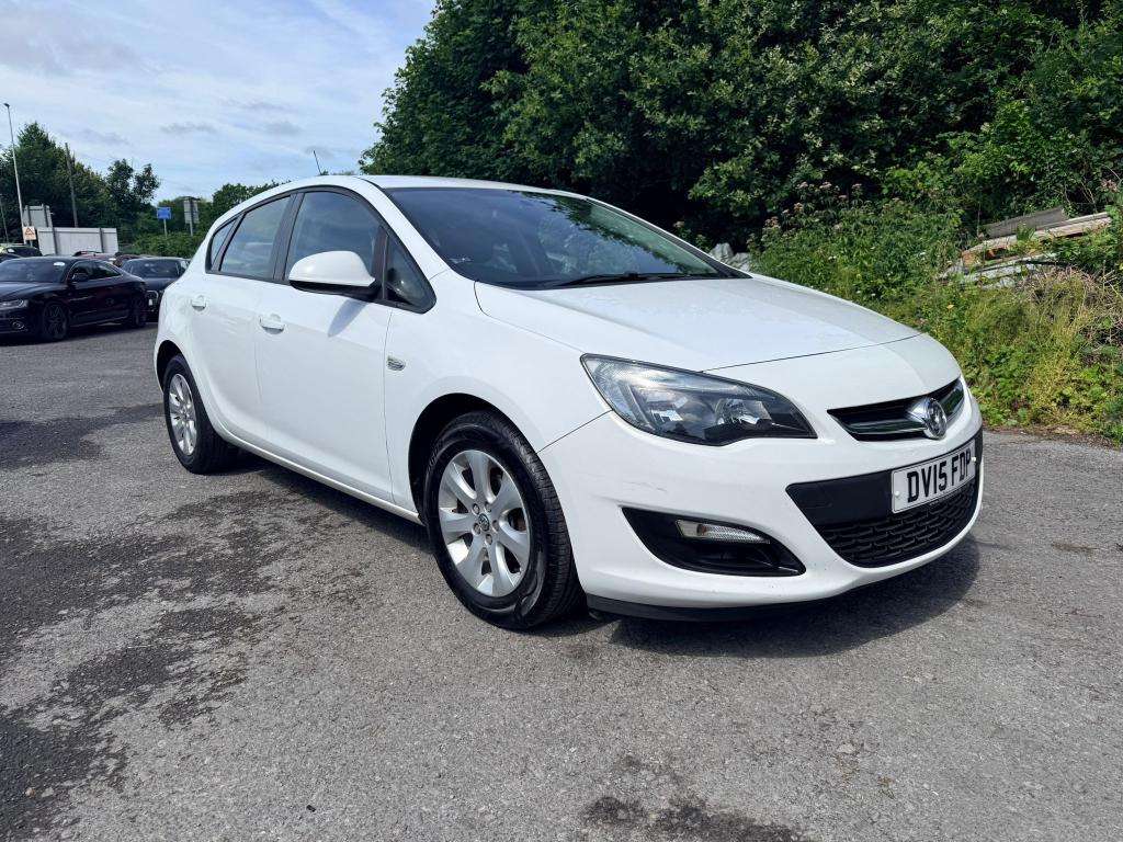 A 2015 VAUXHALL ASTRA Design A 2015 VAUXHALL ASTRA Design