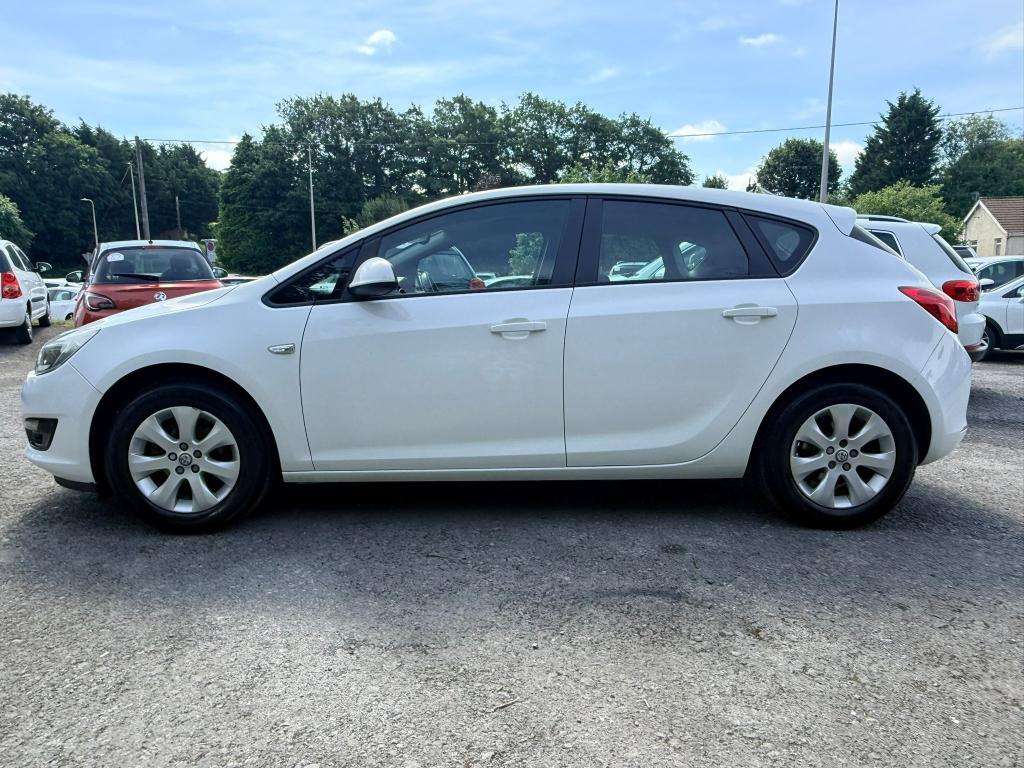 A 2015 VAUXHALL ASTRA Design A 2015 VAUXHALL ASTRA Design
