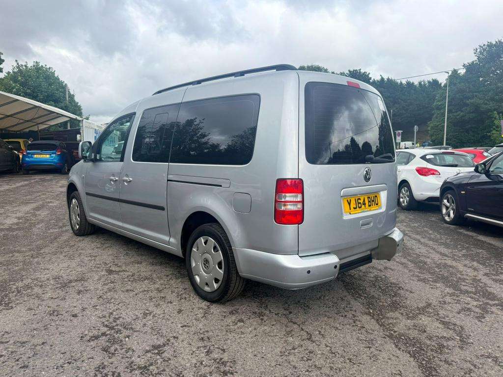 A 2015 VOLKSWAGEN CADDY Maxi C20 Life Tdi Semi-auto A 2015 VOLKSWAGEN CADDY Maxi C20 Life Tdi Semi-auto
