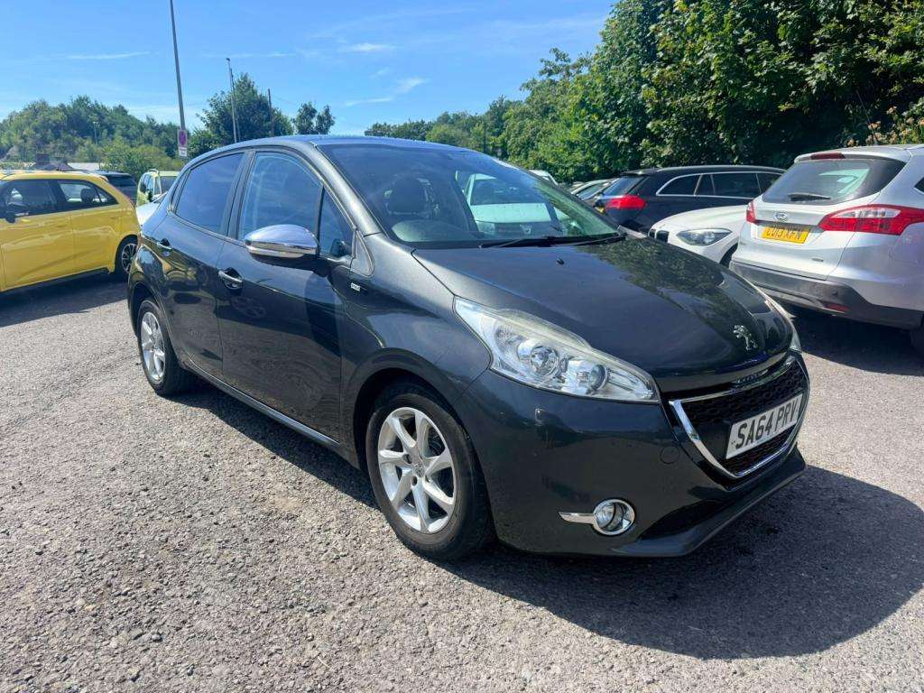 A 2014 PEUGEOT 208 Style A 2014 PEUGEOT 208 Style