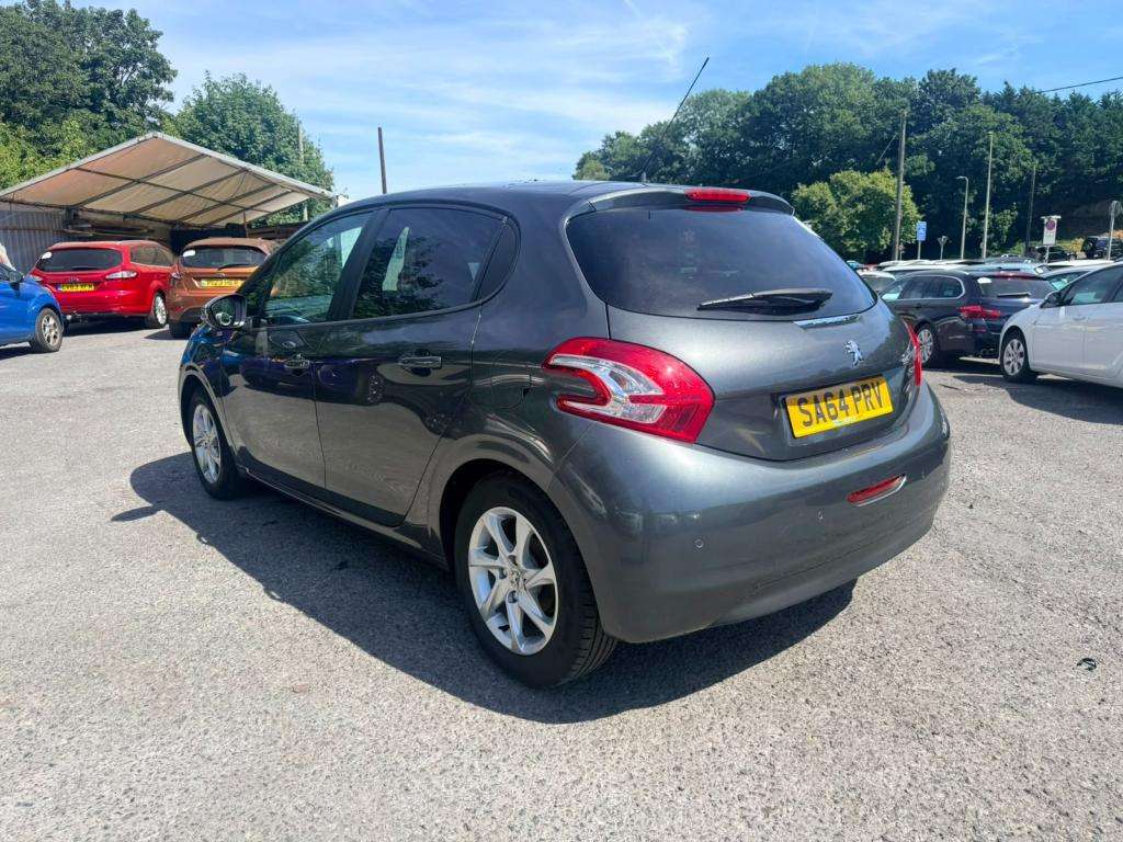 A 2014 PEUGEOT 208 Style A 2014 PEUGEOT 208 Style