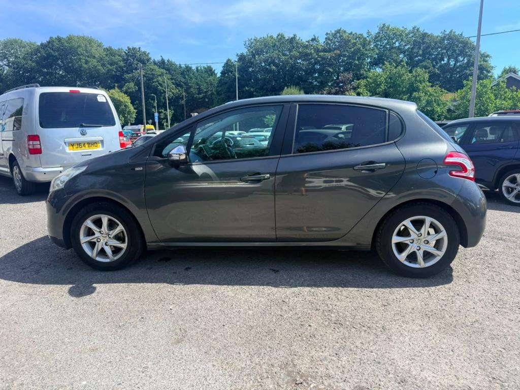 2014 PEUGEOT 208 2014 PEUGEOT 208