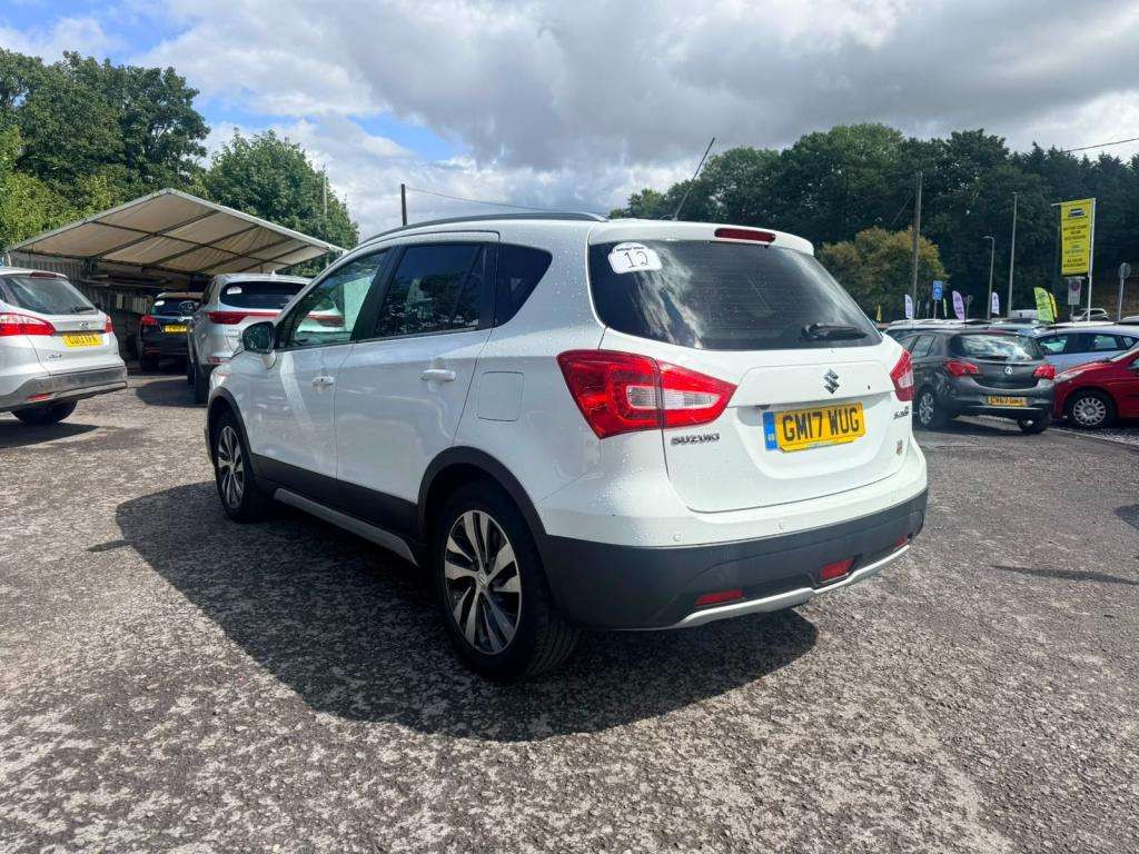 A 2017 SUZUKI SX4 S-CROSS Sz-t Boosterjet Auto A 2017 SUZUKI SX4 S-CROSS Sz-t Boosterjet Auto