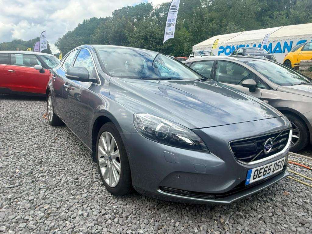 A 2016 VOLVO V40 Se Luxury Nav D2 A 2016 VOLVO V40 Se Luxury Nav D2