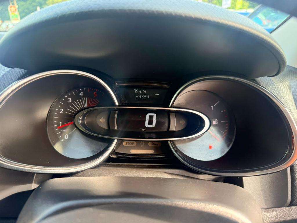 2016 RENAULT CLIO 2016 RENAULT CLIO