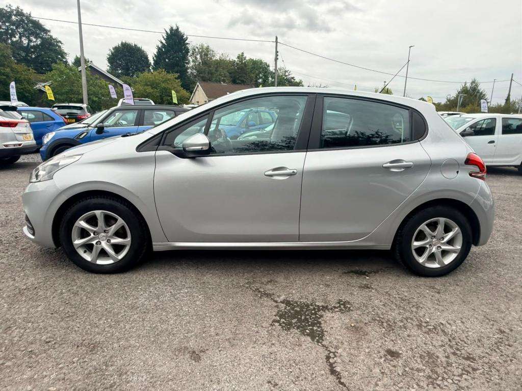 A 2015 PEUGEOT 208 Active A 2015 PEUGEOT 208 Active