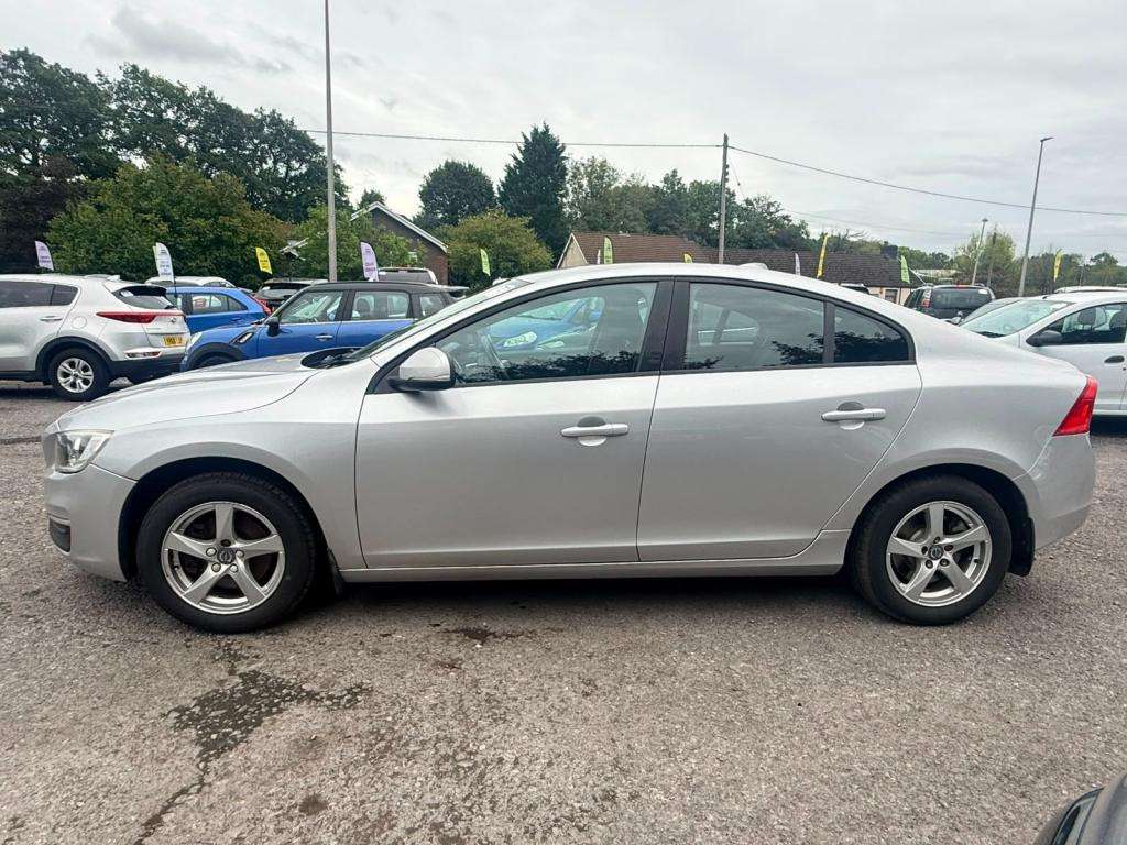 A 2016 VOLVO S60 Business Edition D2 A 2016 VOLVO S60 Business Edition D2