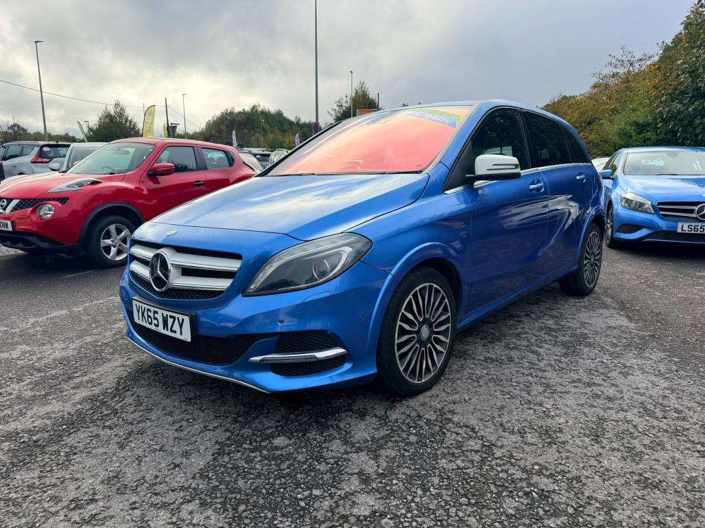 A 2015 MERCEDES-BENZ B-CLASS E Drive Electric Art Premium Auto A 2015 MERCEDES-BENZ B-CLASS E Drive Electric Art Premium Auto