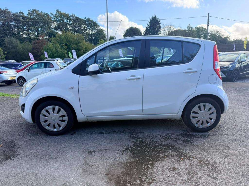 A 2013 SUZUKI SPLASH Sz3 A 2013 SUZUKI SPLASH Sz3