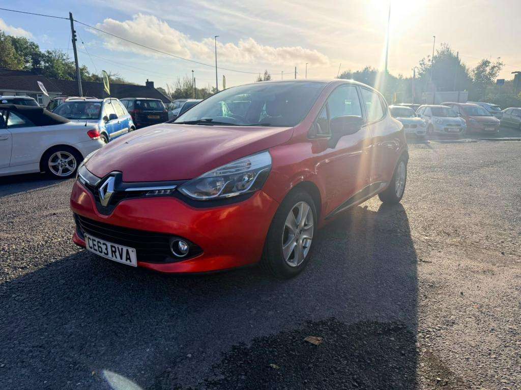 A 2013 RENAULT CLIO Dynamique Medianav Energy Dci S/s A 2013 RENAULT CLIO Dynamique Medianav Energy Dci S/s