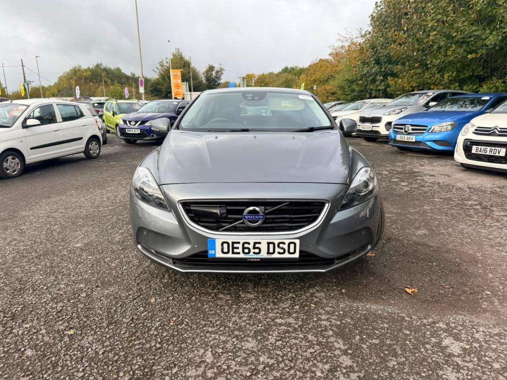 A 2016 VOLVO V40 Se Luxury Nav D2 A 2016 VOLVO V40 Se Luxury Nav D2