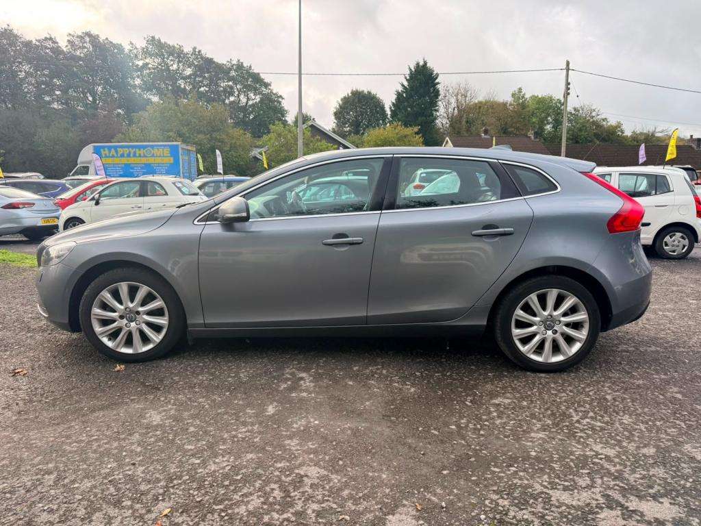 A 2016 VOLVO V40 Se Luxury Nav D2 A 2016 VOLVO V40 Se Luxury Nav D2