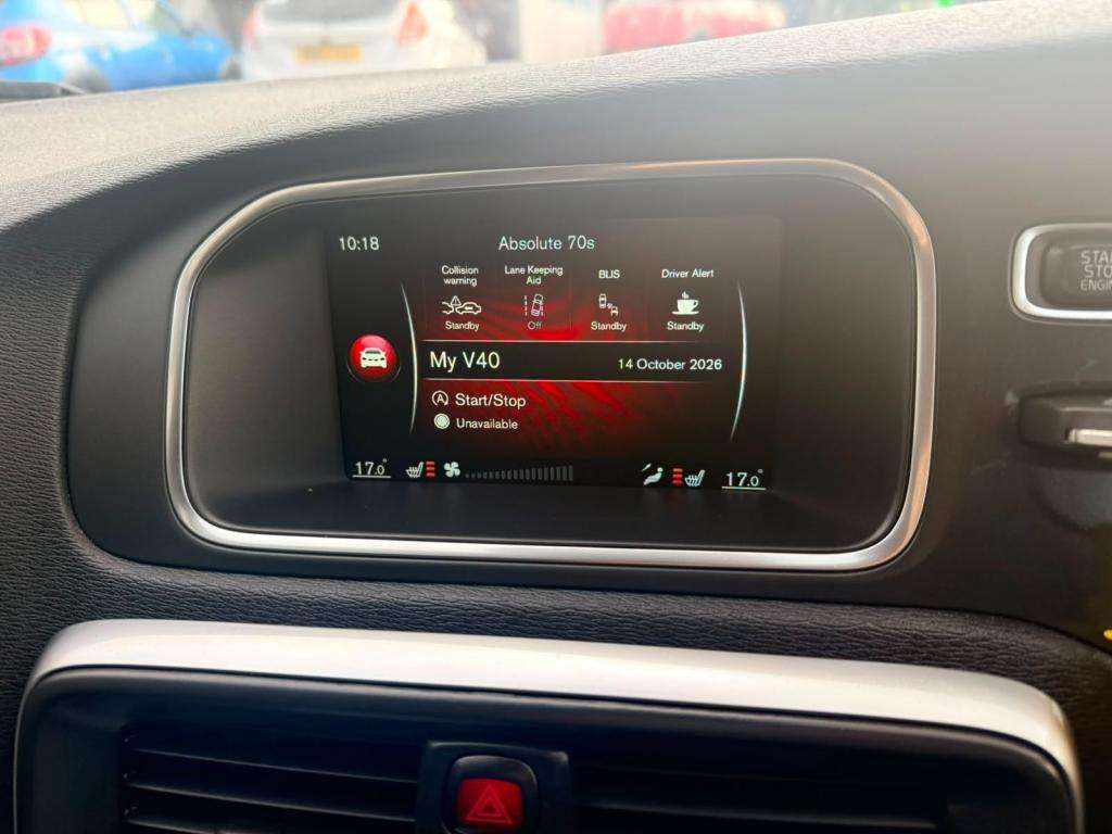 2016 VOLVO V40 2016 VOLVO V40