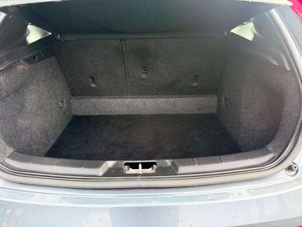 2016 VOLVO V40 2016 VOLVO V40