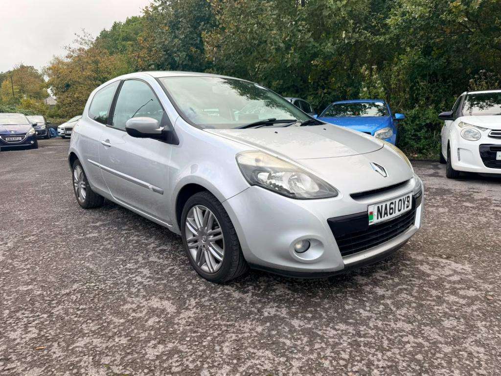 A 2011 RENAULT CLIO Dynamique Tomtom 16v A 2011 RENAULT CLIO Dynamique Tomtom 16v