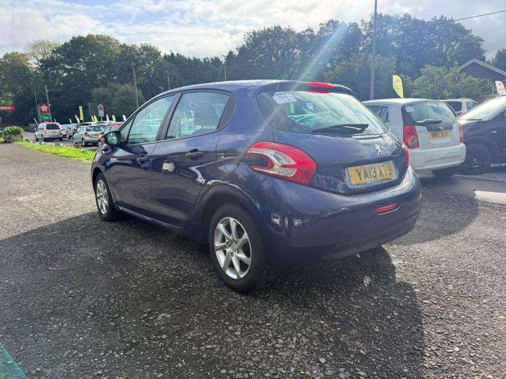 2013 PEUGEOT 208 2013 PEUGEOT 208
