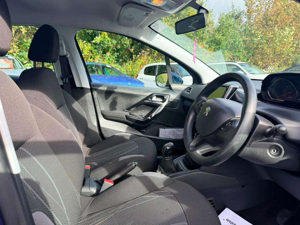 2013 PEUGEOT 208 2013 PEUGEOT 208