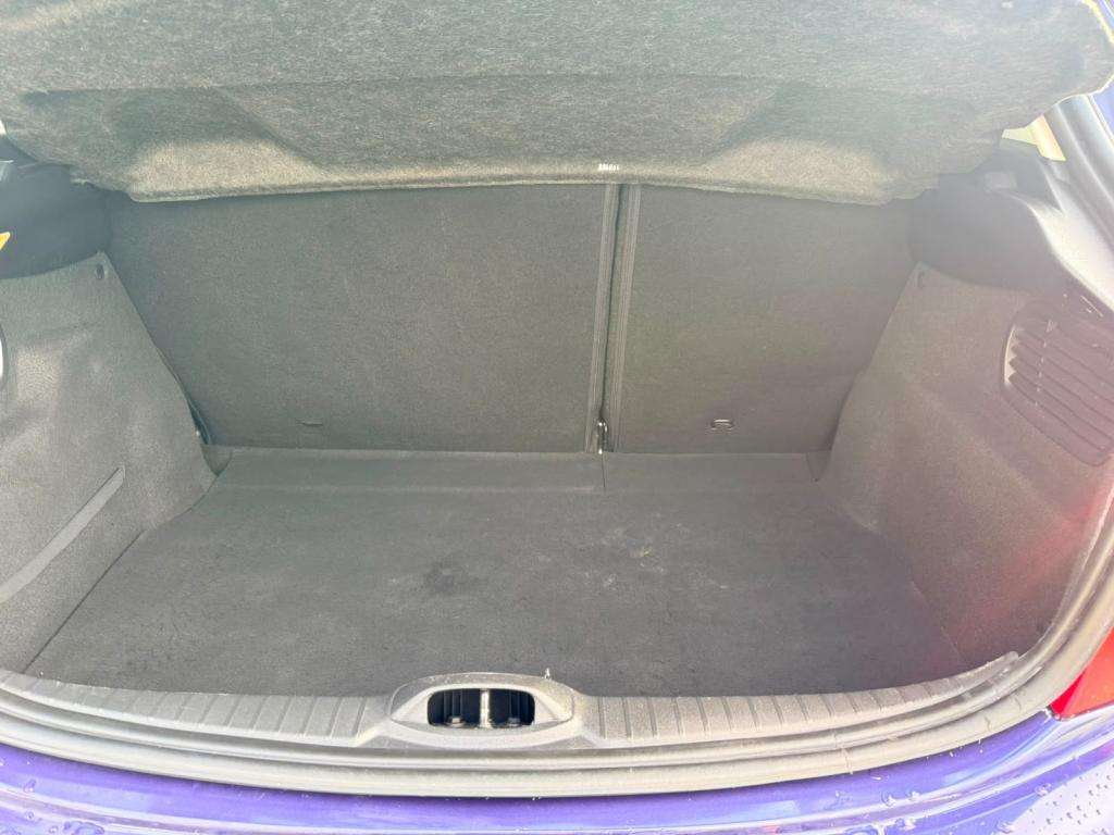 2013 PEUGEOT 208 2013 PEUGEOT 208