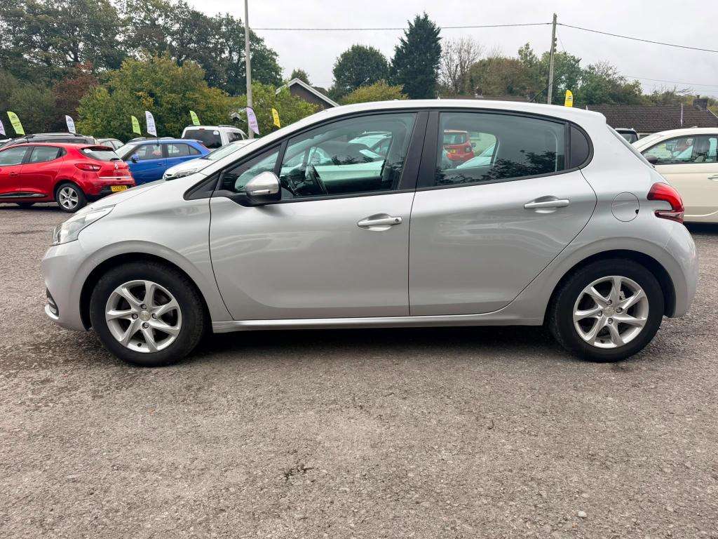 A 2016 PEUGEOT 208 Active A 2016 PEUGEOT 208 Active