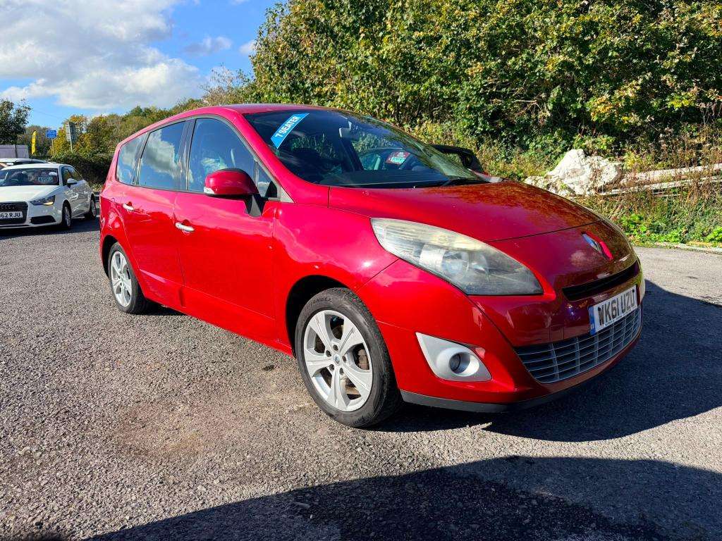 A 2011 RENAULT SCENIC Grand Scenic Dynamique Tomtom Dci Semi-auto A 2011 RENAULT SCENIC Grand Scenic Dynamique Tomtom Dci Semi-auto
