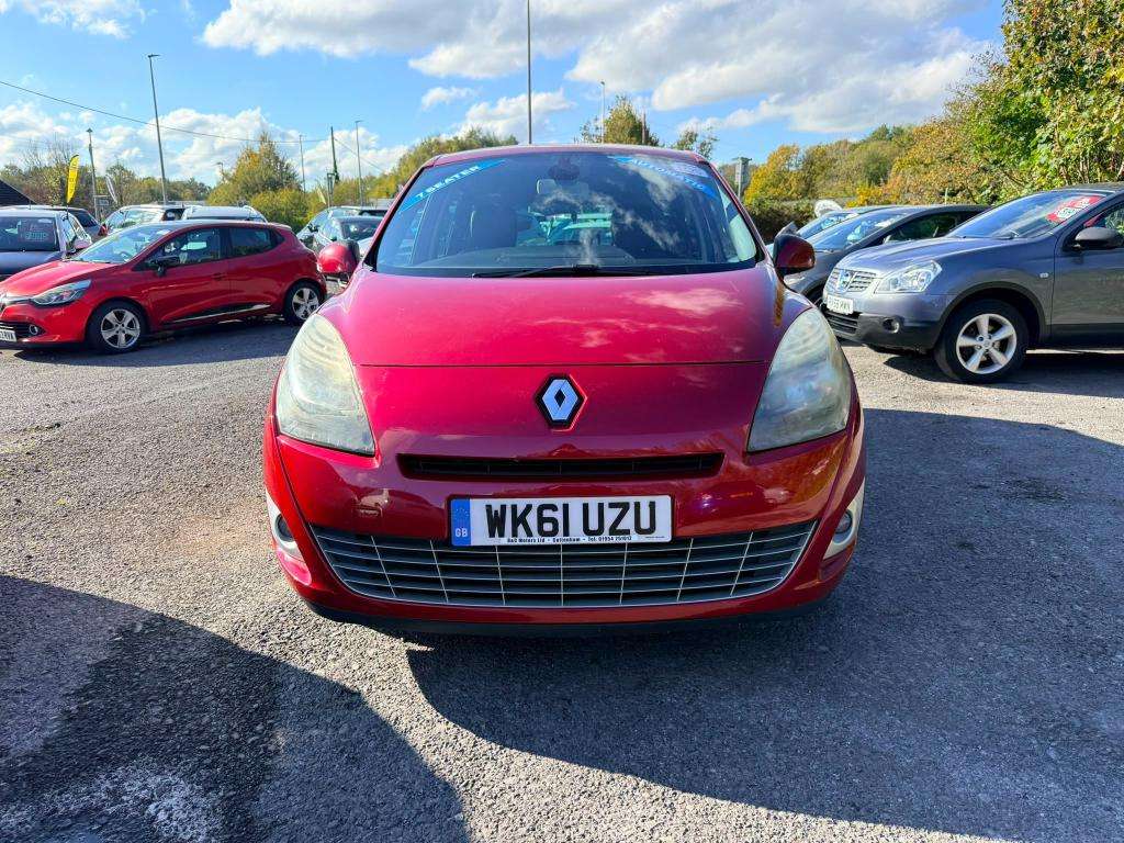 A 2011 RENAULT SCENIC Grand Scenic Dynamique Tomtom Dci Semi-auto A 2011 RENAULT SCENIC Grand Scenic Dynamique Tomtom Dci Semi-auto