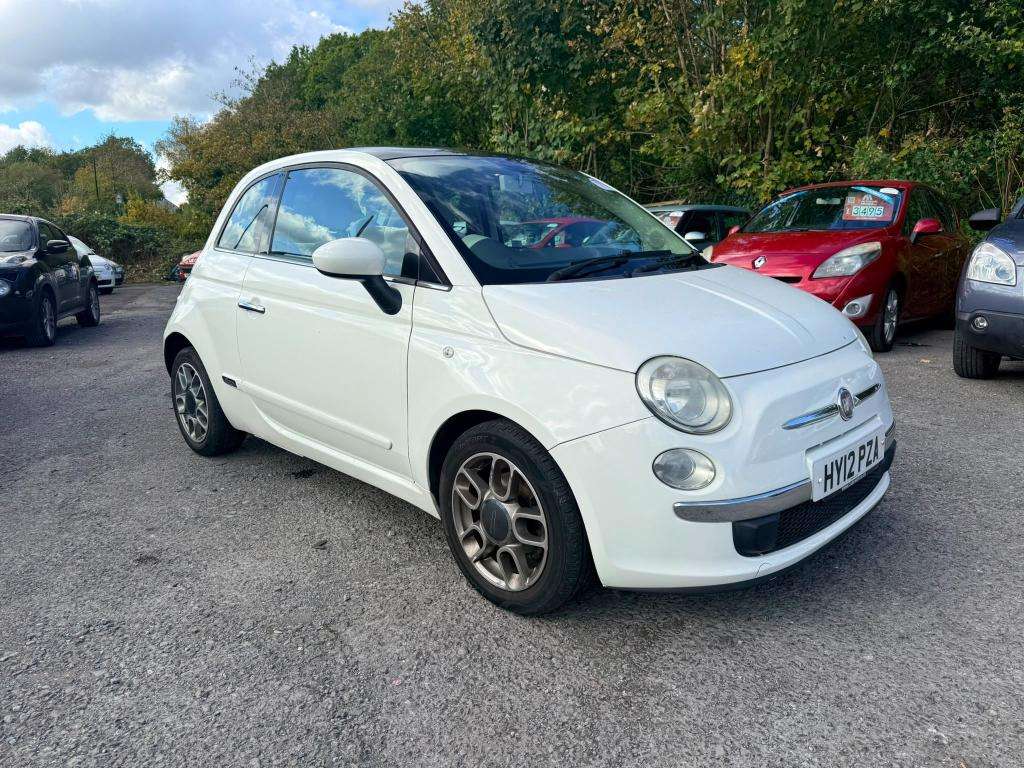 A 2012 FIAT 500 Lounge A 2012 FIAT 500 Lounge
