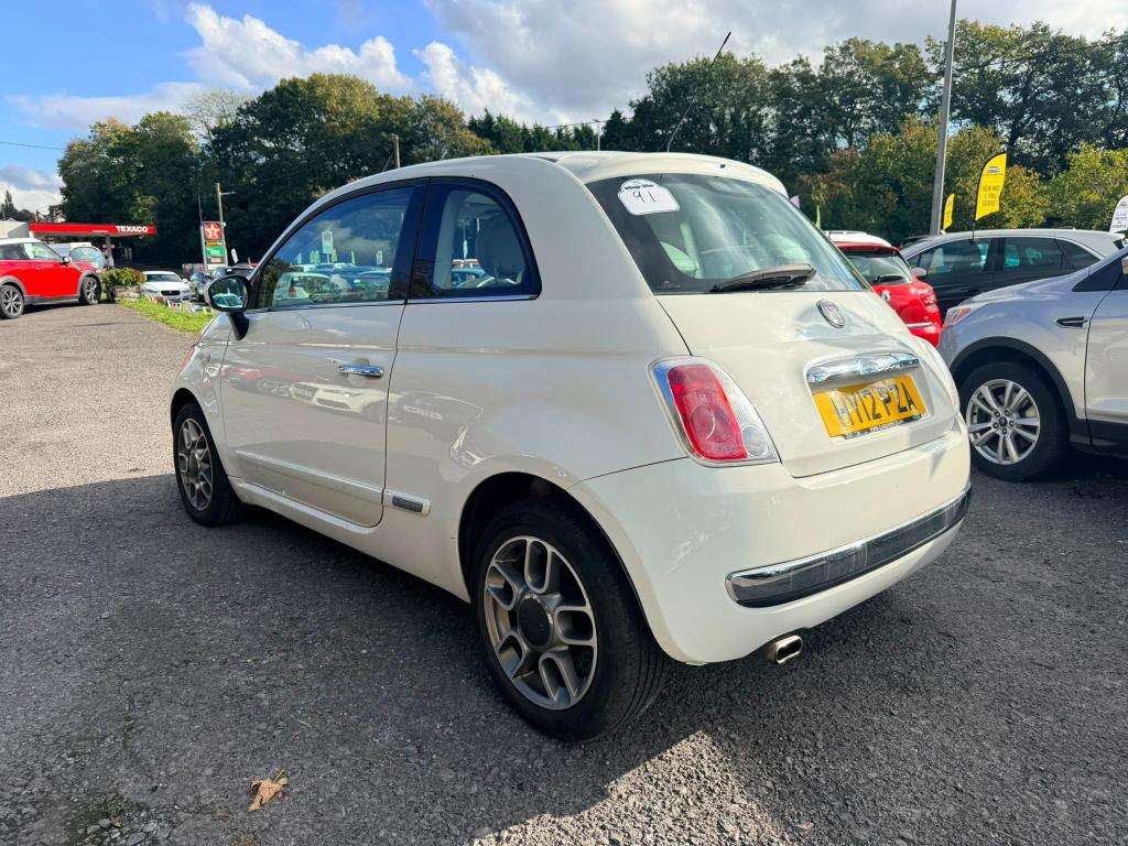 A 2012 FIAT 500 Lounge A 2012 FIAT 500 Lounge