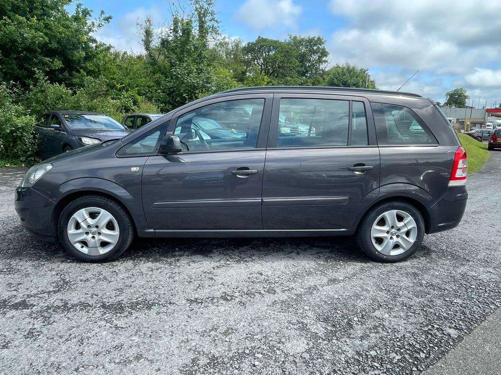 A 2014 VAUXHALL ZAFIRA Zafira Exclusive A 2014 VAUXHALL ZAFIRA Zafira Exclusive
