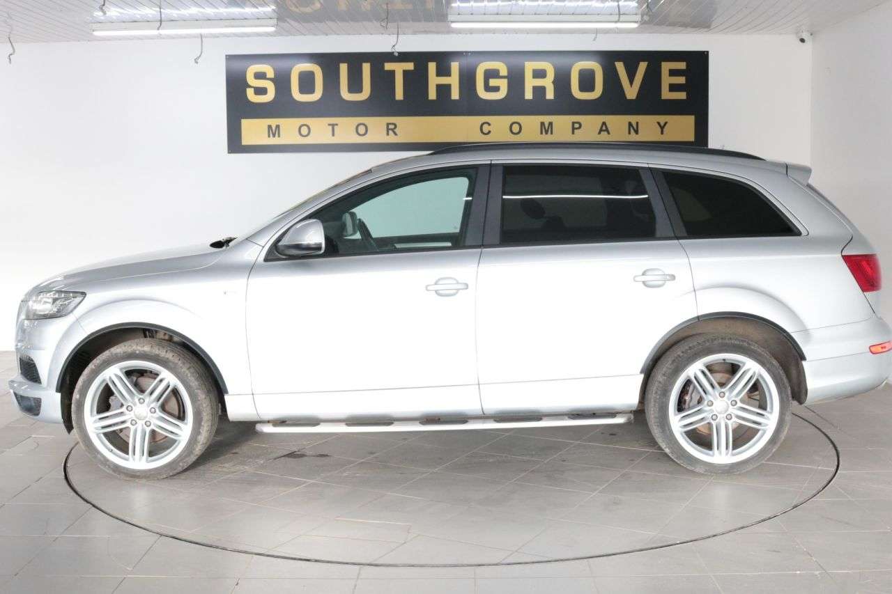 A 2013 AUDI Q7 TDI QUATTRO S LINE PLUS A 2013 AUDI Q7 TDI QUATTRO S LINE PLUS