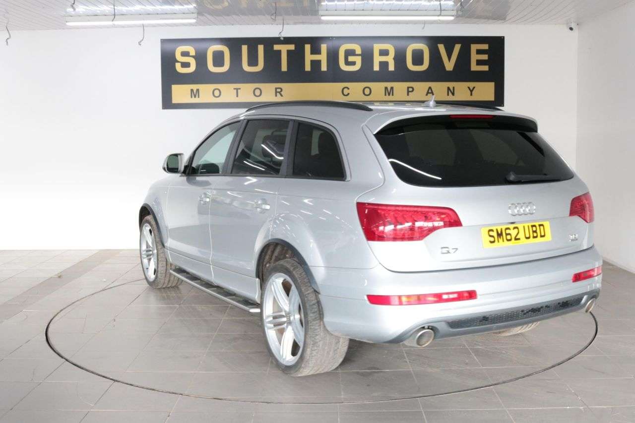 2013 AUDI Q7 2013 AUDI Q7