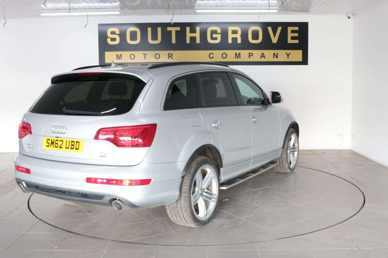 2013 AUDI Q7 2013 AUDI Q7