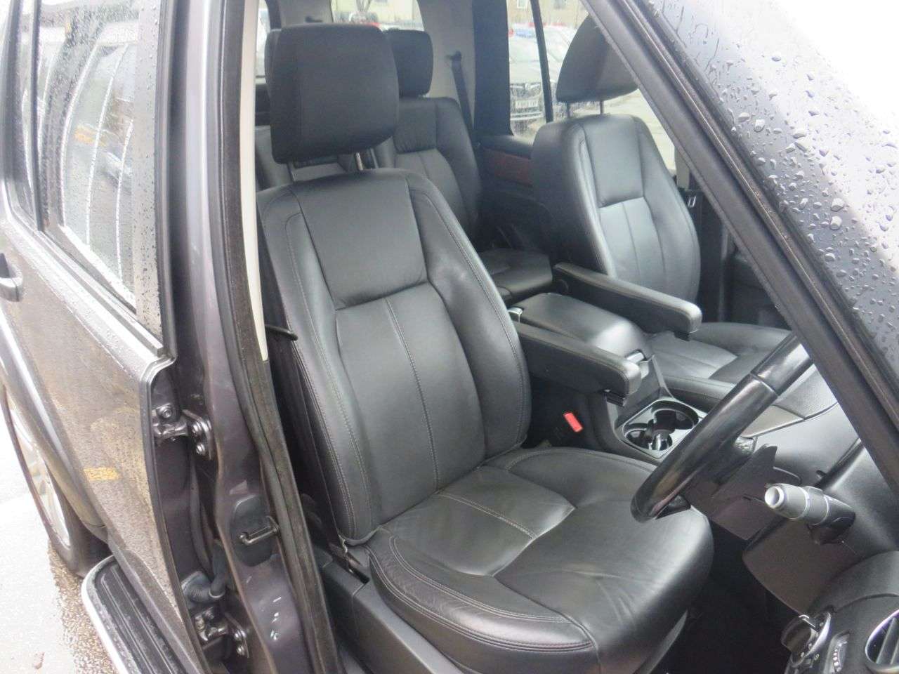 A 2014 LAND ROVER DISCOVERY SDV6 HSE A 2014 LAND ROVER DISCOVERY SDV6 HSE