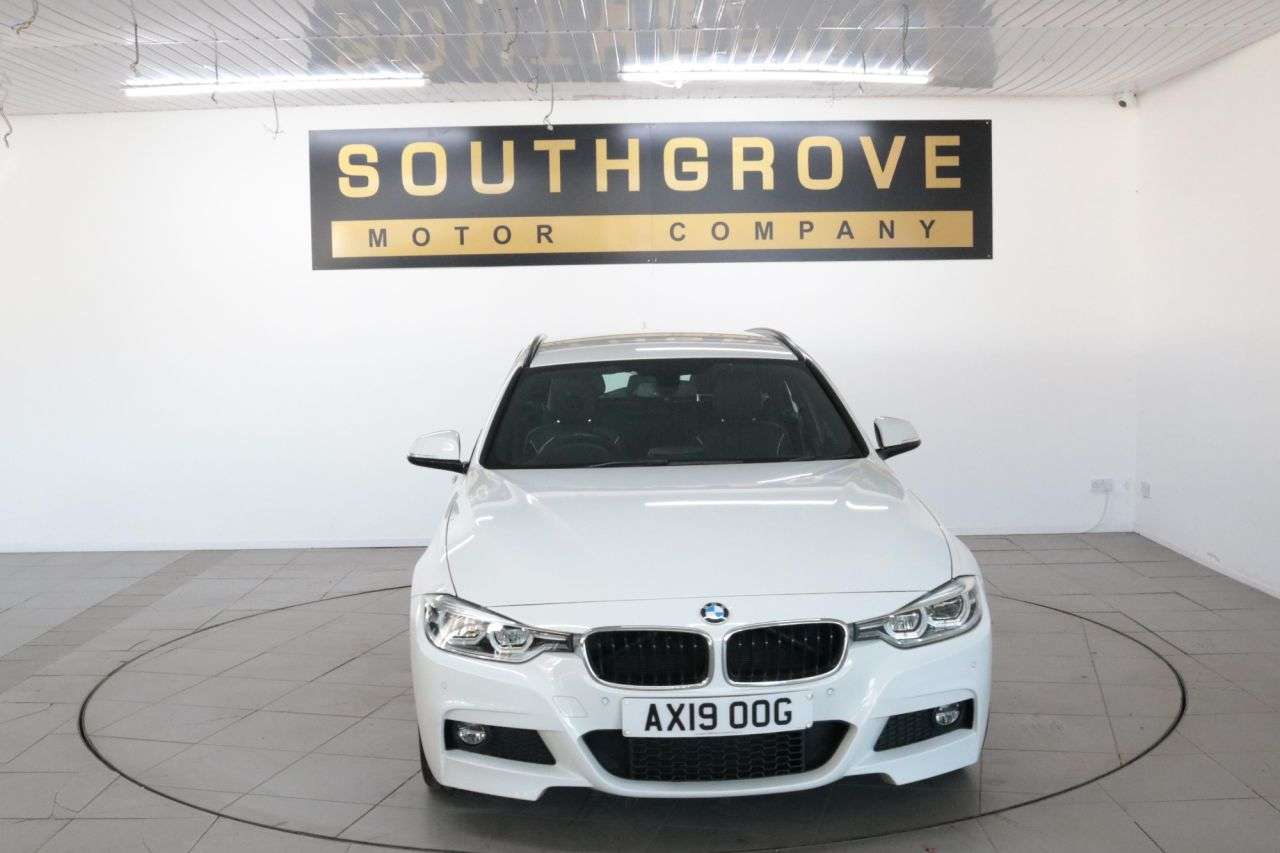 A 2019 BMW 3 SERIES 2.0 330i M Sport Touring 5dr Petrol Auto Euro 6 (s/s) (252 ps) ONE OWNER WI A 2019 BMW 3 SERIES 2.0 330i M Sport Touring 5dr Petrol Auto Euro 6 (s/s) (252 ps) ONE OWNER WI