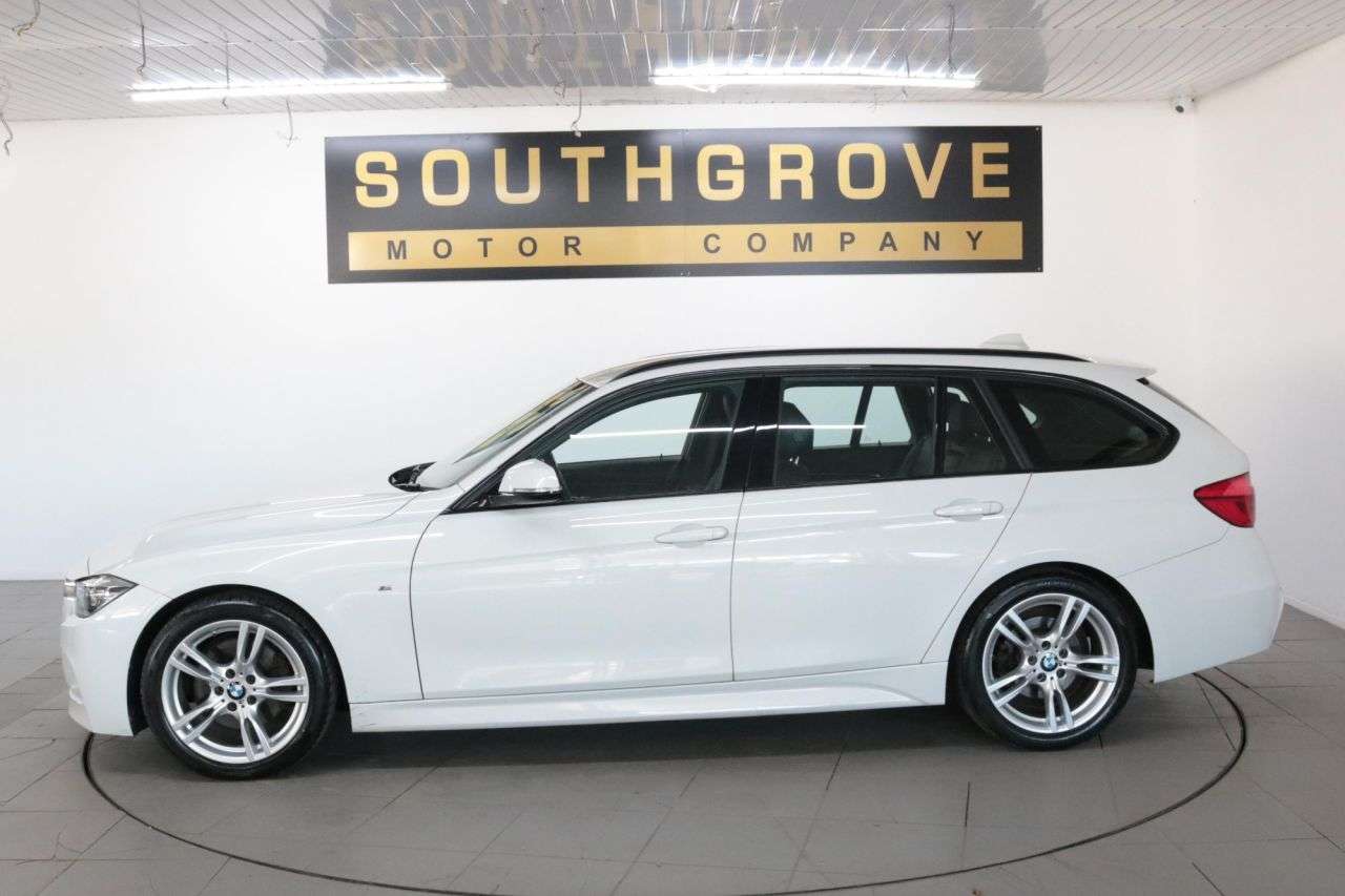 A 2019 BMW 3 SERIES 2.0 330i M Sport Touring 5dr Petrol Auto Euro 6 (s/s) (252 ps) ONE OWNER WI A 2019 BMW 3 SERIES 2.0 330i M Sport Touring 5dr Petrol Auto Euro 6 (s/s) (252 ps) ONE OWNER WI