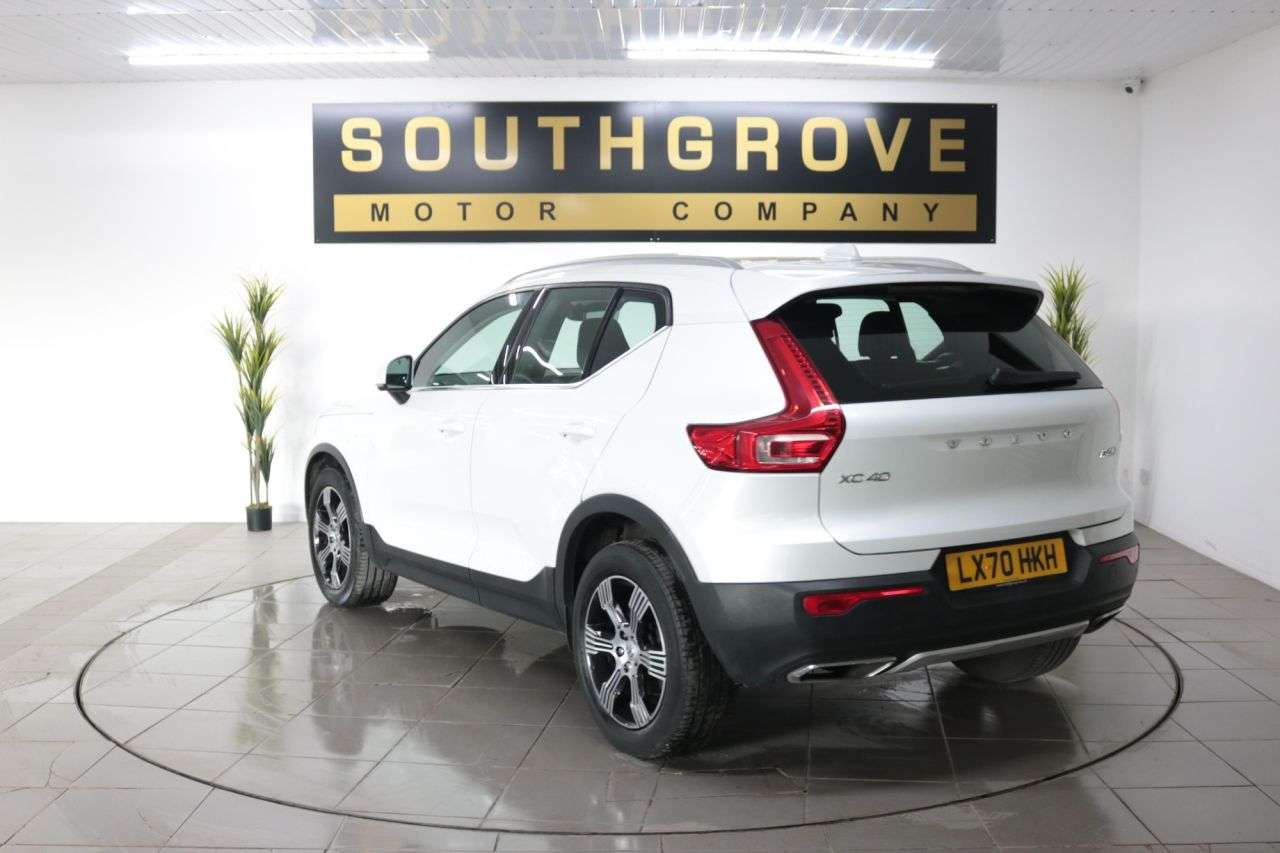 2020 VOLVO XC40 2020 VOLVO XC40