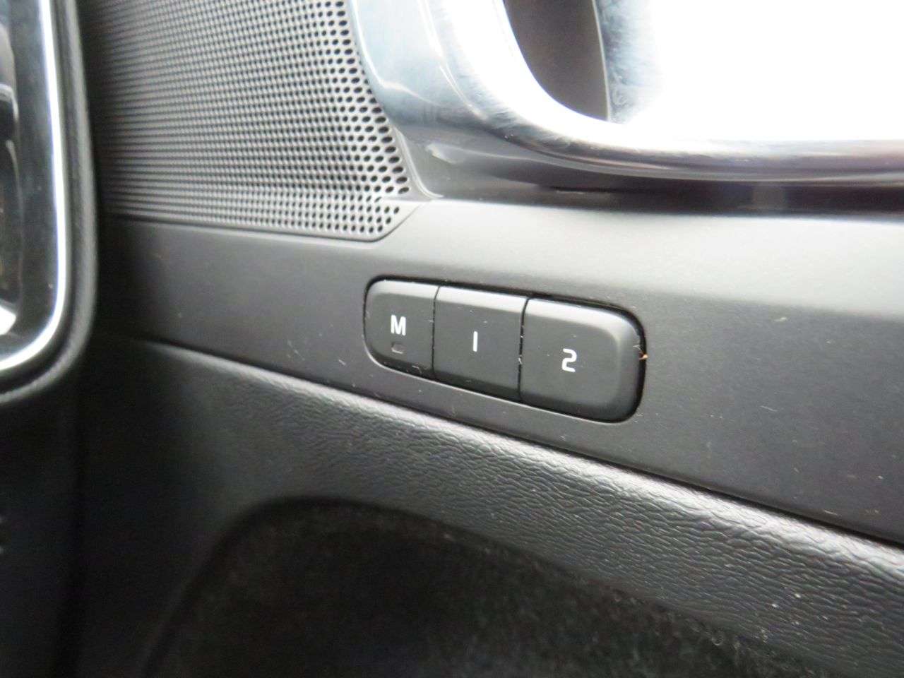 2020 VOLVO XC40 2020 VOLVO XC40