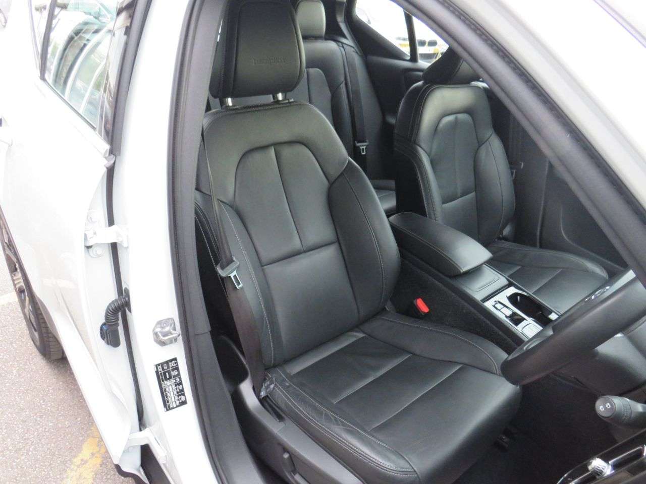 2020 VOLVO XC40 2020 VOLVO XC40