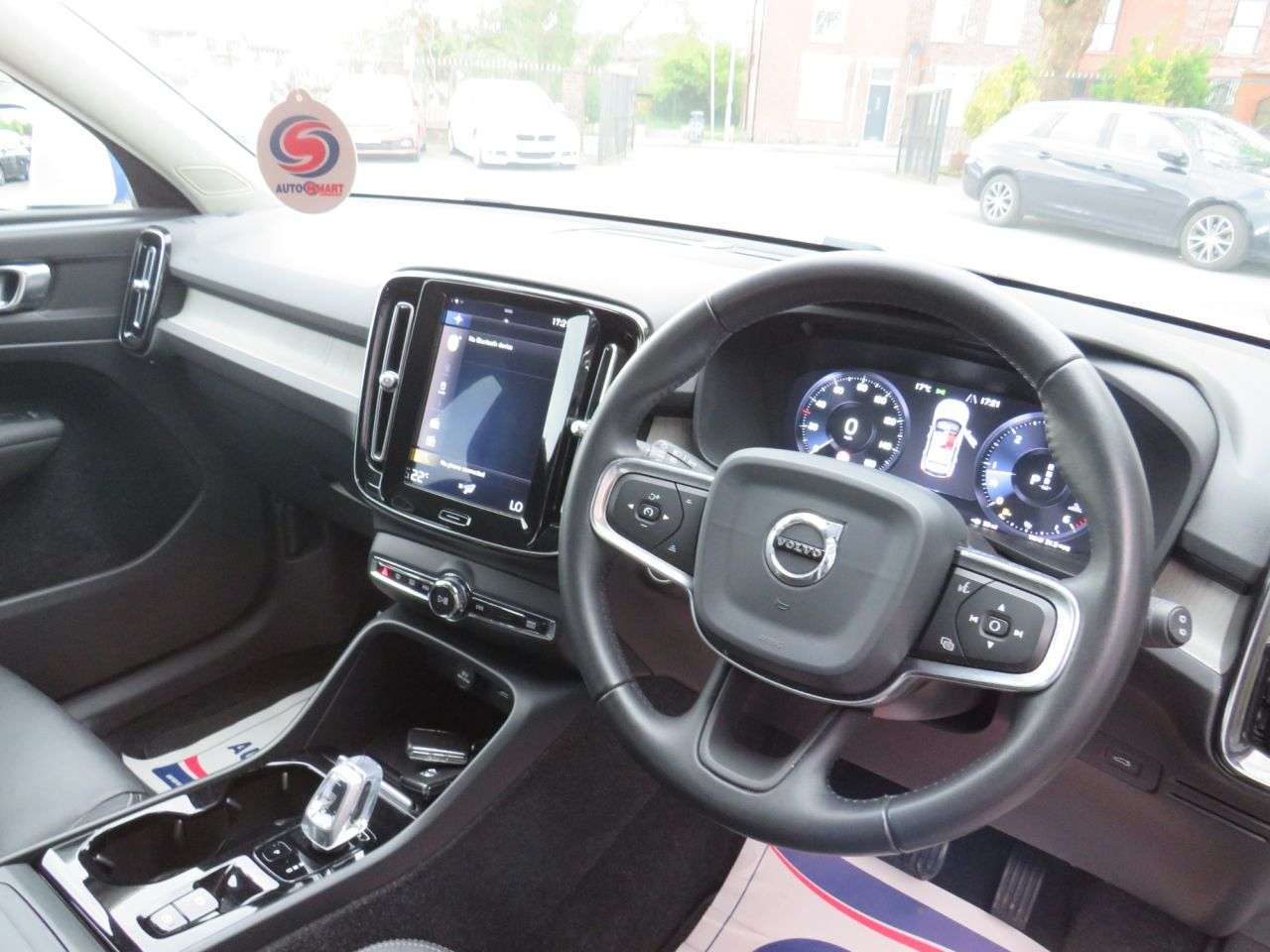 2020 VOLVO XC40 2020 VOLVO XC40