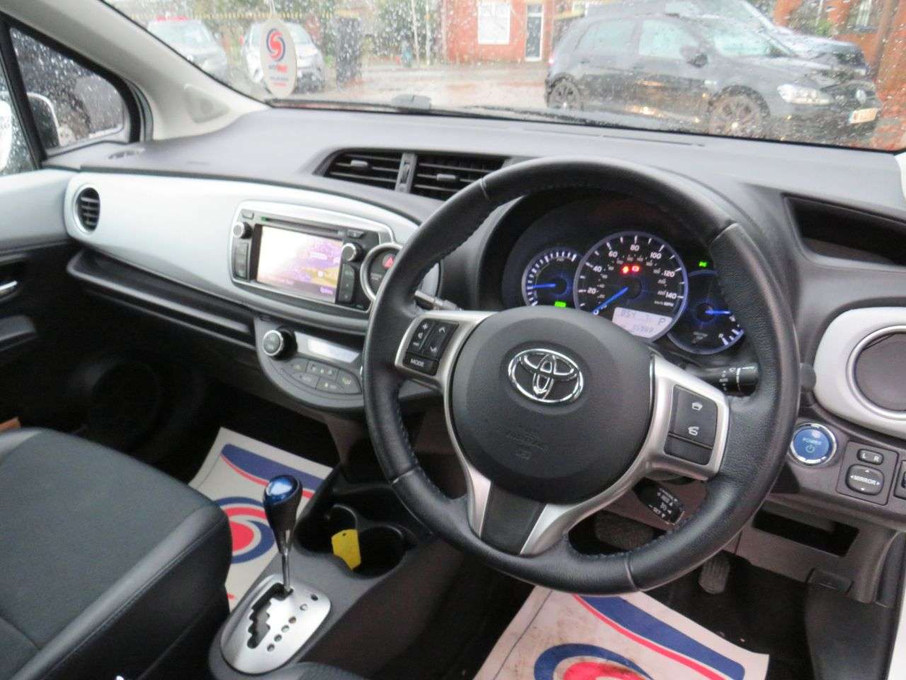 2012 TOYOTA YARIS 2012 TOYOTA YARIS