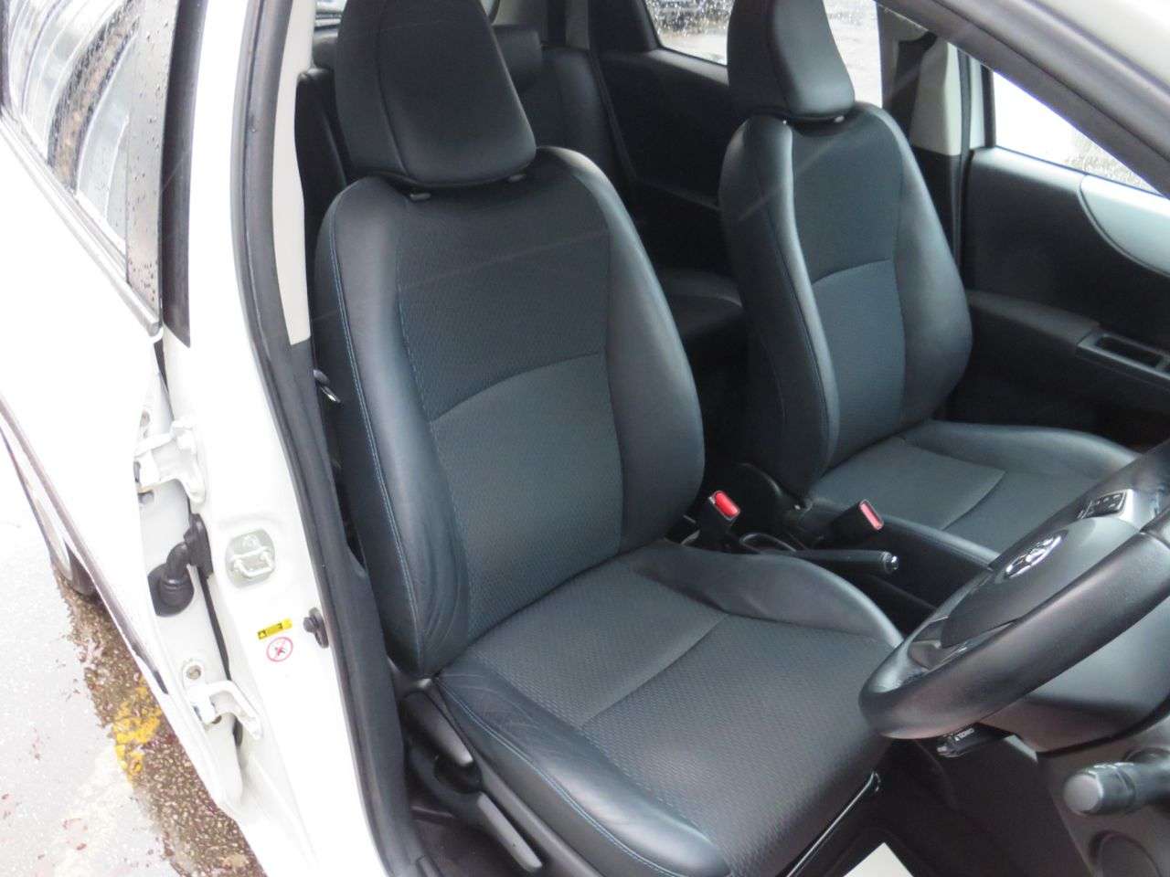 2012 TOYOTA YARIS 2012 TOYOTA YARIS