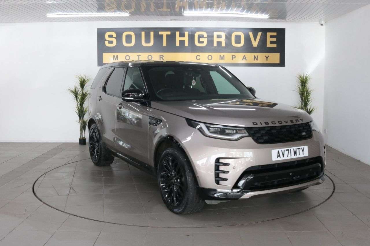 A 2021 LAND ROVER DISCOVERY 3.0 D300 MHEV R-Dynamic SE SUV 5dr Diesel Auto 4WD Euro 6 (s/s) (300 ps) * A 2021 LAND ROVER DISCOVERY 3.0 D300 MHEV R-Dynamic SE SUV 5dr Diesel Auto 4WD Euro 6 (s/s) (300 ps) *